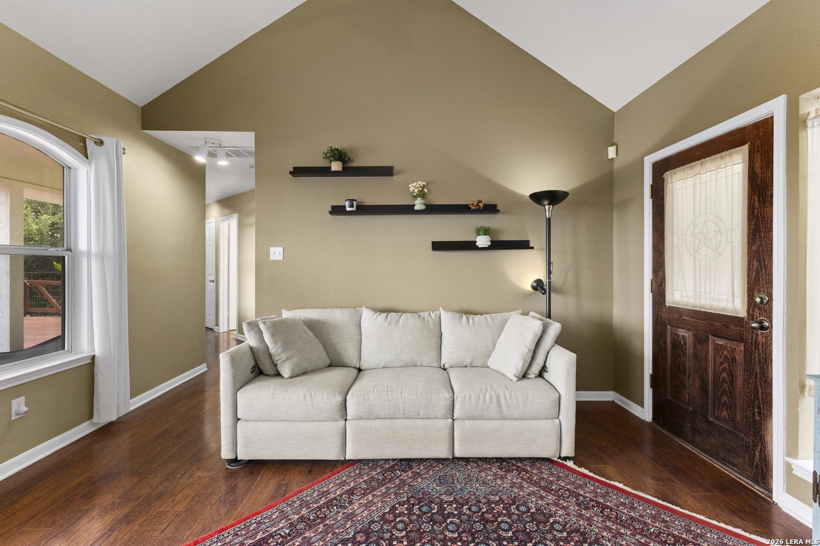 136 Lakeridge Loop Lakehills TX 78063