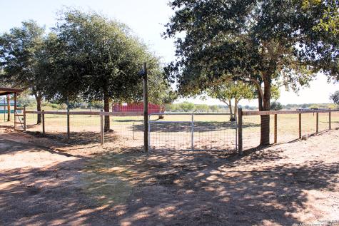226 Fm 1107 Stockdale TX 78160