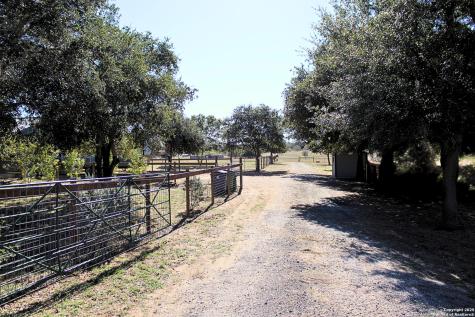 226 Fm 1107 Stockdale TX 78160