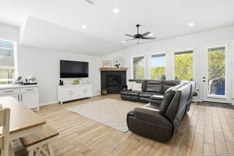 911 Swenson San Antonio TX 78245