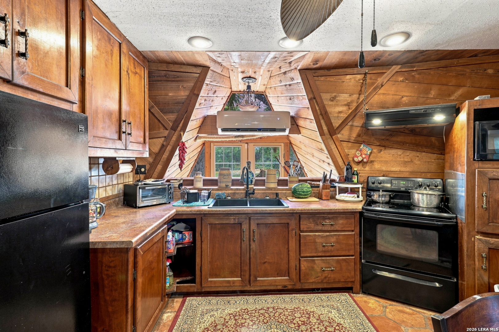 875 County Road 327 Pleasanton TX 78064