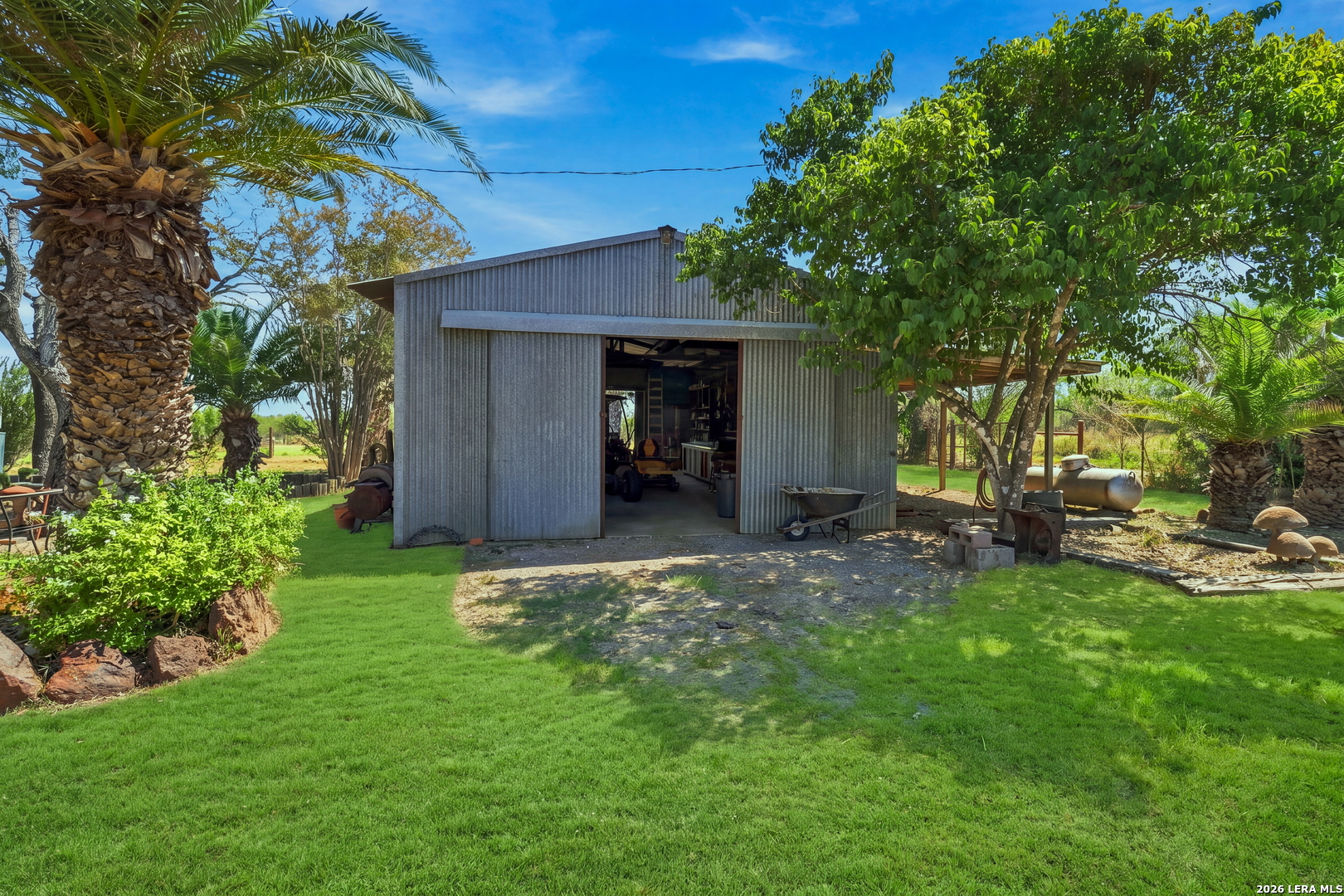 875 County Road 327 Pleasanton TX 78064