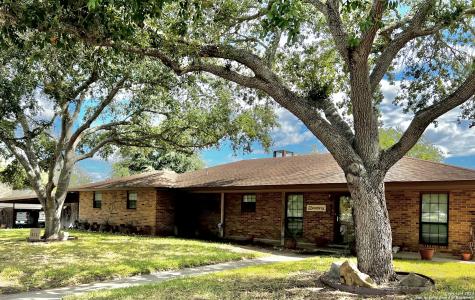 415 Cottonwood Street Kenedy TX 78119