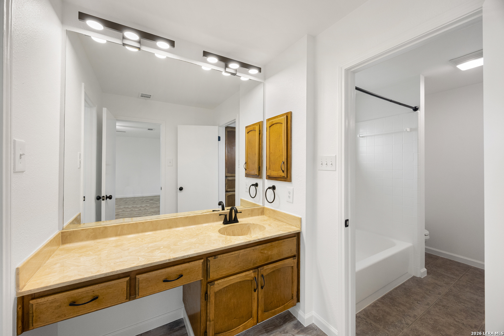 3003 Oak Sprawl San Antonio TX 78231