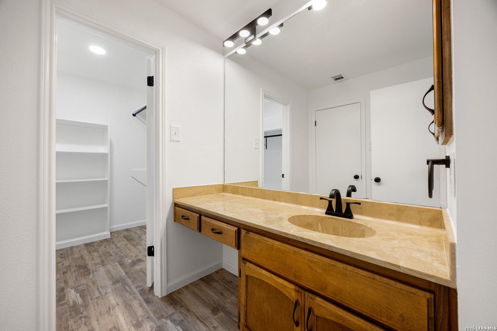 3003 Oak Sprawl San Antonio TX 78231