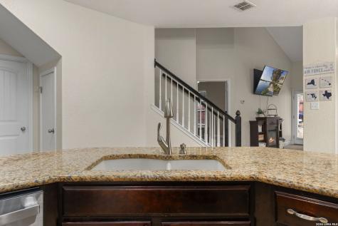 6111 Big Bend Cove San Antonio TX 78253