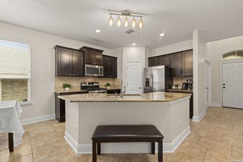 6111 Big Bend Cove San Antonio TX 78253