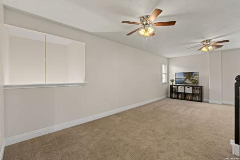6111 Big Bend Cove San Antonio TX 78253