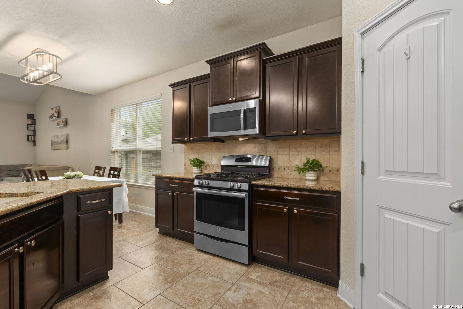 6111 Big Bend Cove San Antonio TX 78253