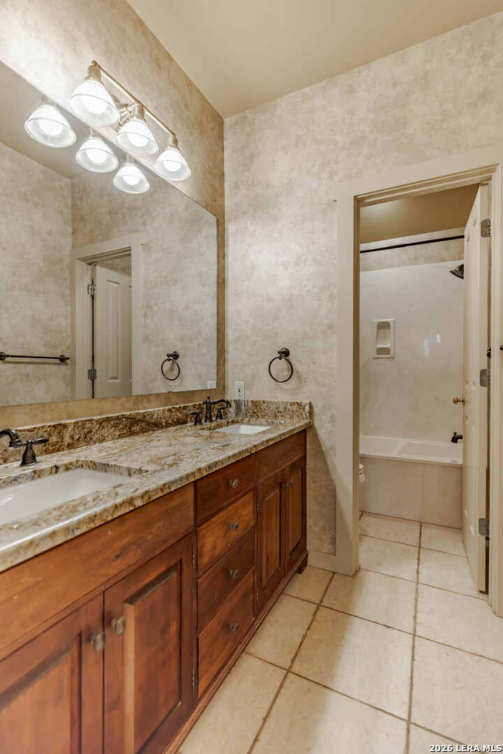 1104 Lois Street Kerrville TX 78028