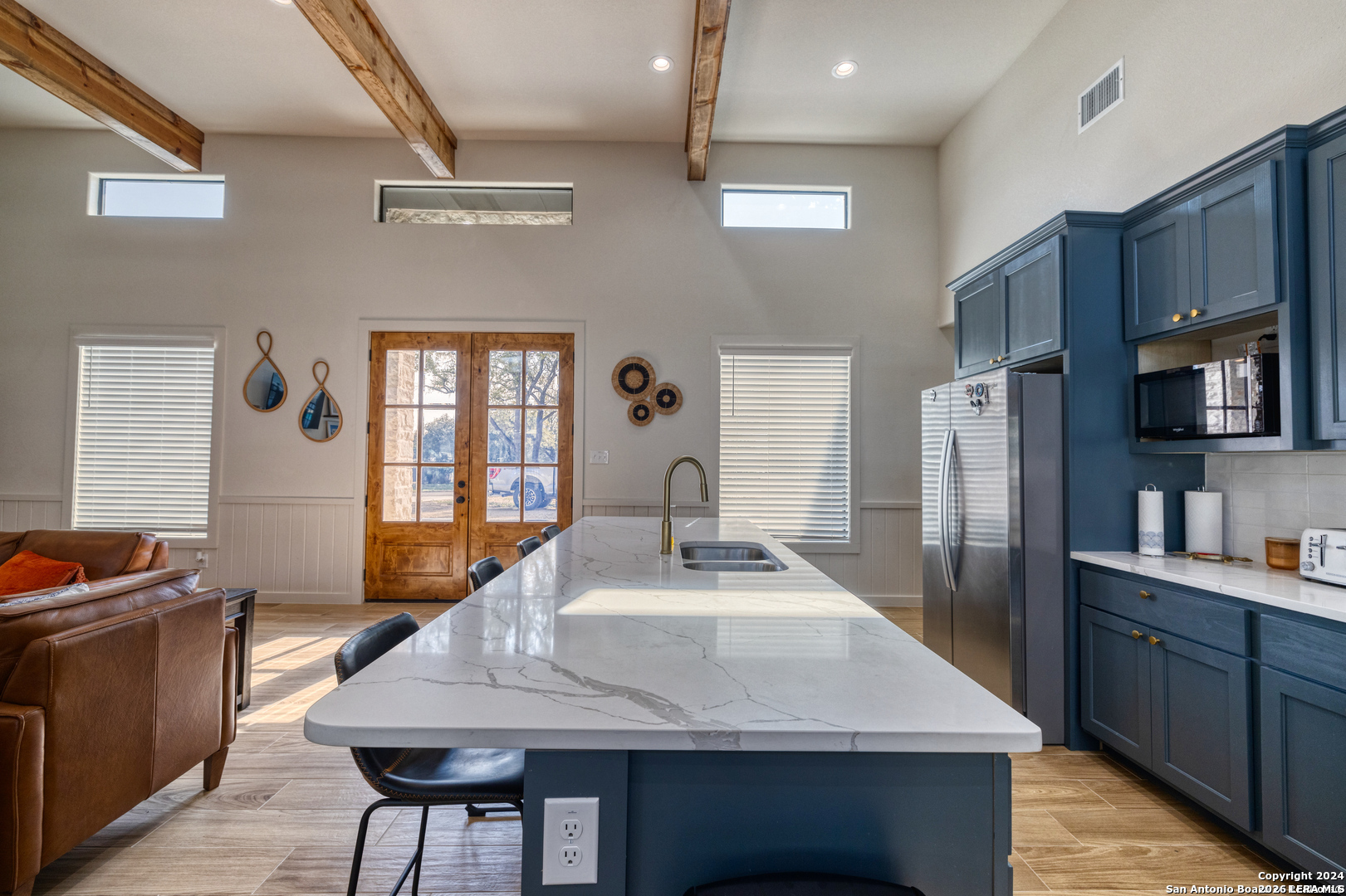 1450 Mountain Valley Concan TX 78838