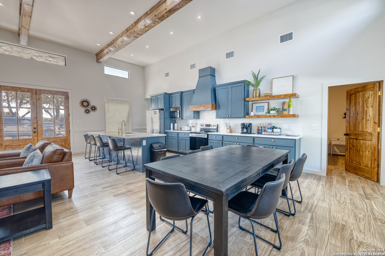 1450 Mountain Valley Concan TX 78838