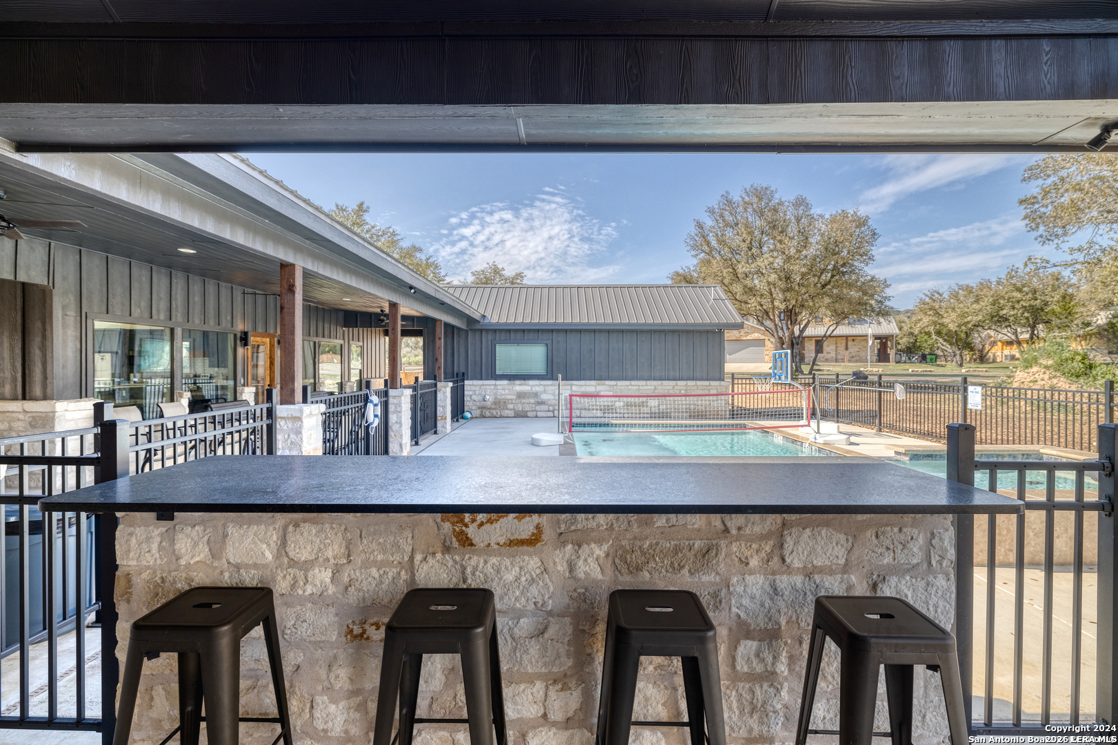 1450 Mountain Valley Concan TX 78838