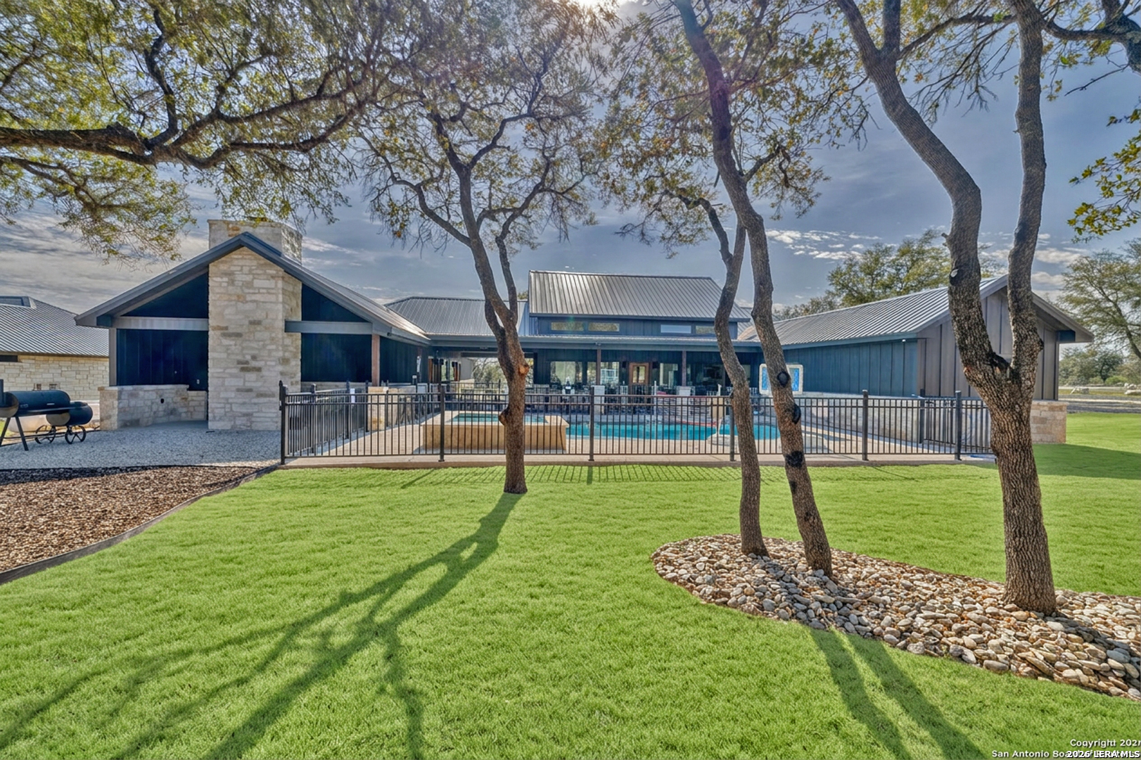 1450 Mountain Valley Concan TX 78838