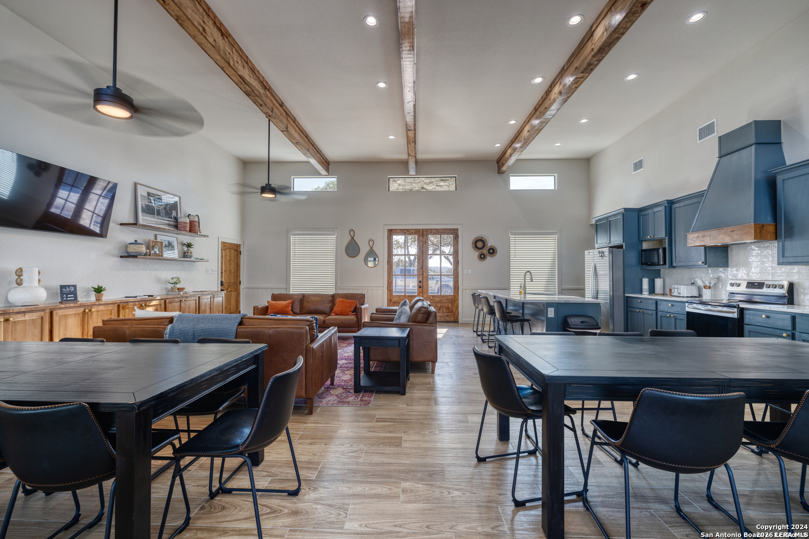 1450 Mountain Valley Concan TX 78838