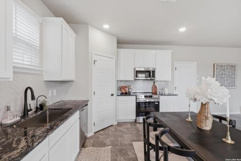 4939 Mala Vida San Antonio TX 78222