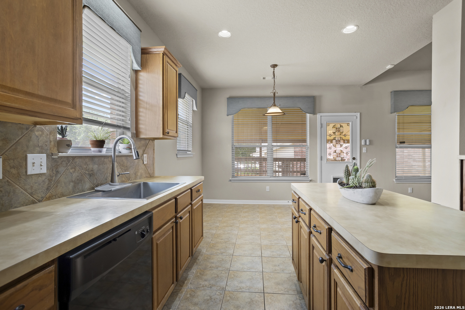 2847 Lakehills San Antonio TX 78251