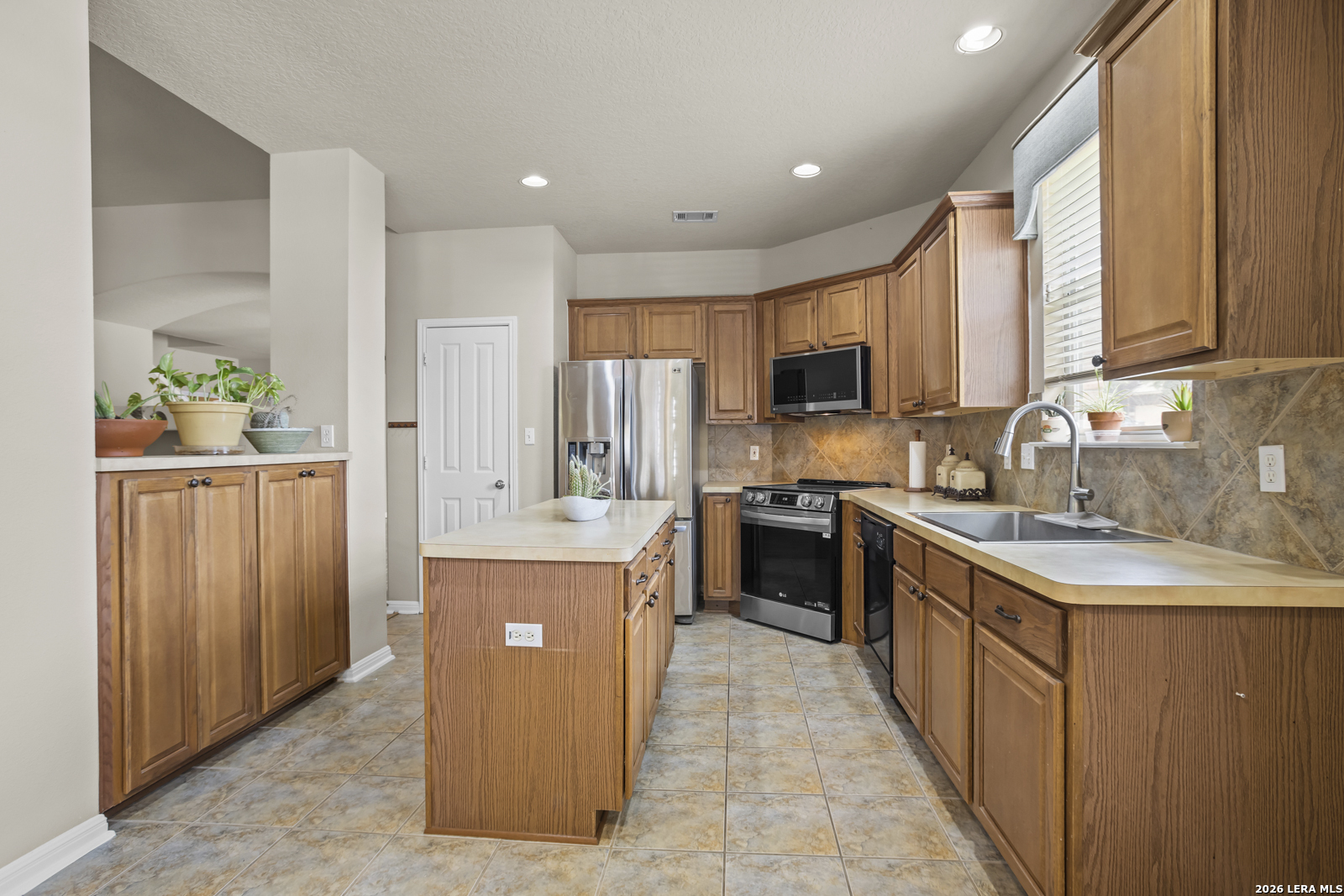 2847 Lakehills San Antonio TX 78251