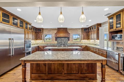 2729 County Road 357 La Vernia TX 78121