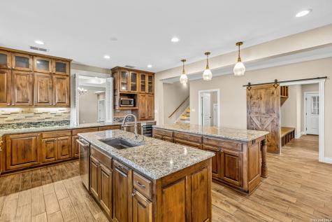 2729 County Road 357 La Vernia TX 78121