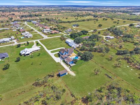 2729 County Road 357 La Vernia TX 78121
