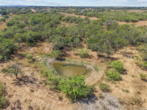 2729 County Road 357 La Vernia TX 78121