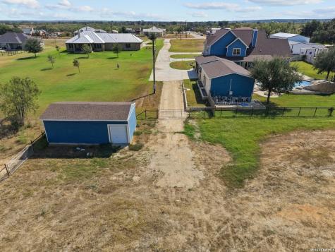 2729 County Road 357 La Vernia TX 78121