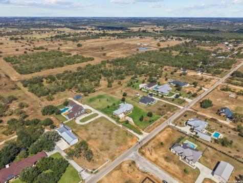 2729 County Road 357 La Vernia TX 78121