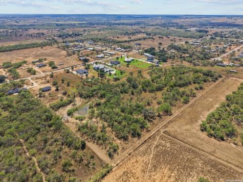 2729 County Road 357 La Vernia TX 78121