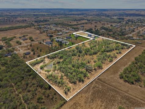 2729 County Road 357 La Vernia TX 78121