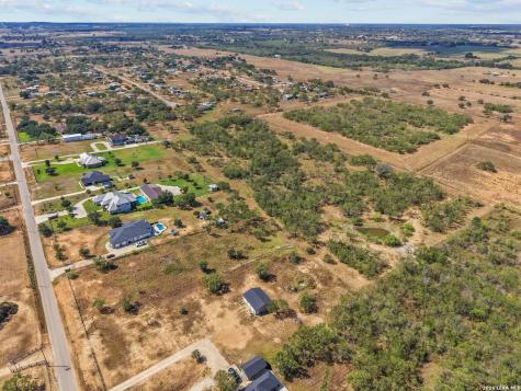 2729 County Road 357 La Vernia TX 78121