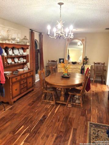 507 Amistad Universal City TX 78148