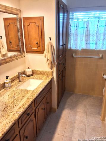 507 Amistad Universal City TX 78148