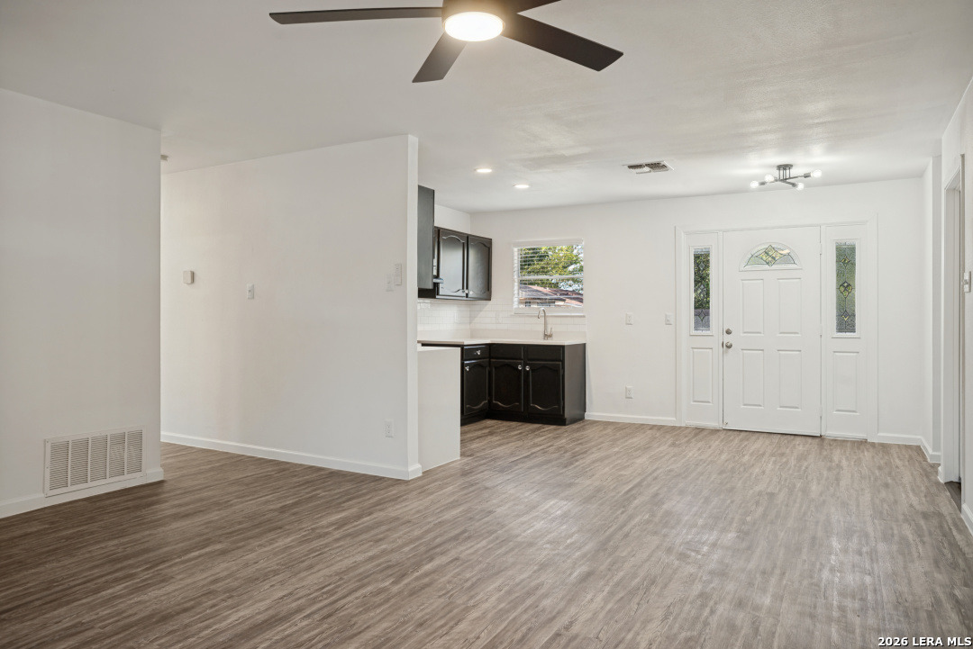 9506 Cliff Way Street San Antonio TX 78250