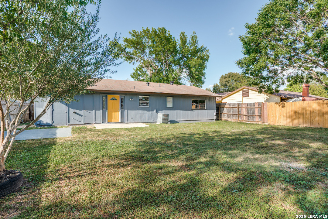 9506 Cliff Way Street San Antonio TX 78250