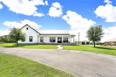 149 County Road 256 Floresville TX 78114