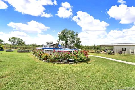 149 County Road 256 Floresville TX 78114
