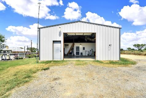 149 County Road 256 Floresville TX 78114