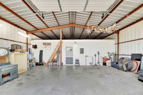 149 County Road 256 Floresville TX 78114