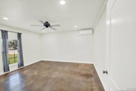 149 County Road 256 Floresville TX 78114