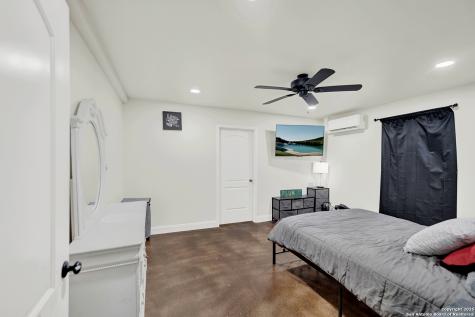 149 County Road 256 Floresville TX 78114
