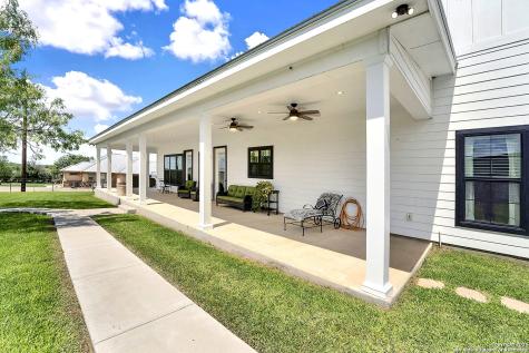 149 County Road 256 Floresville TX 78114