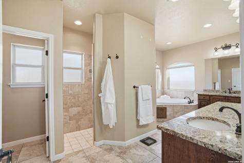 109 Bucks Lane La Vernia TX 78121
