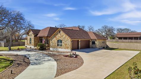 109 Bucks Lane La Vernia TX 78121