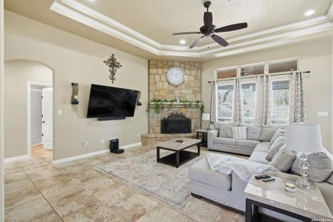 109 Bucks Lane La Vernia TX 78121