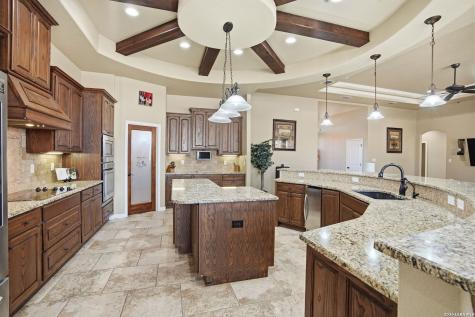 109 Bucks Lane La Vernia TX 78121