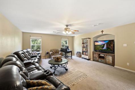 8707 Santa Fe Cove Helotes TX 78023