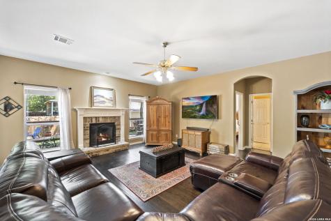 8707 Santa Fe Cove Helotes TX 78023