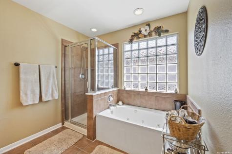 8707 Santa Fe Cove Helotes TX 78023