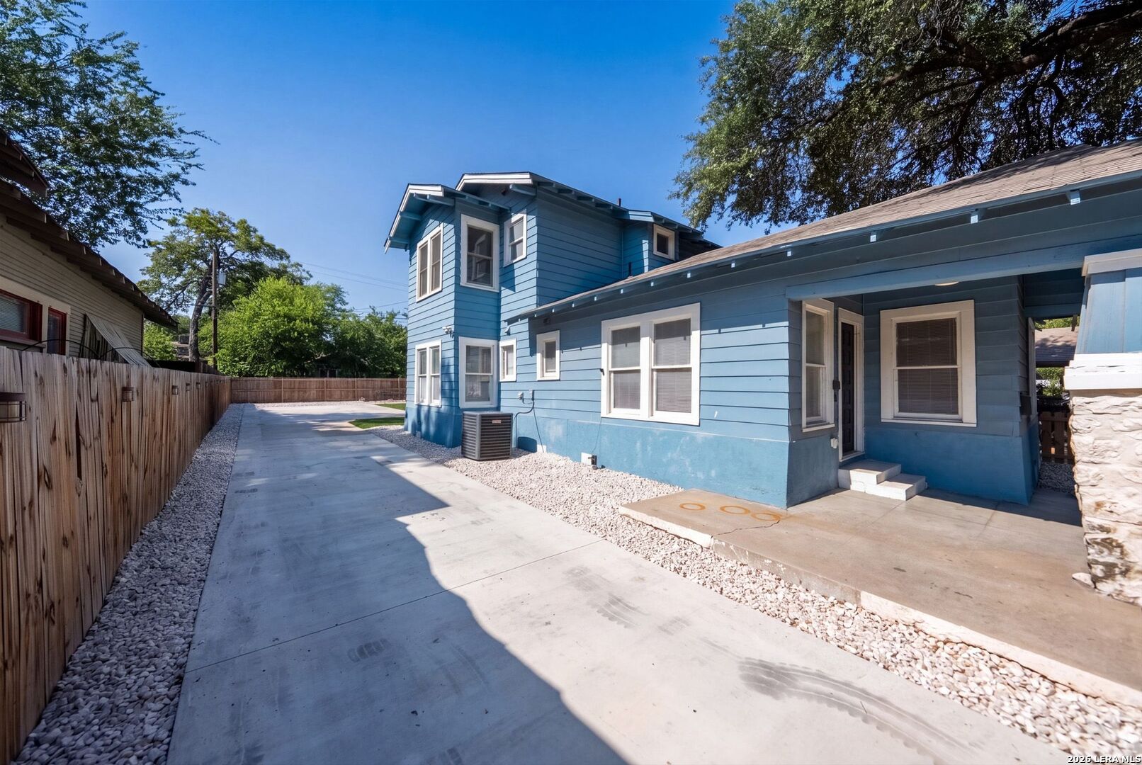 1118 W Summit Avenue San Antonio TX 78201